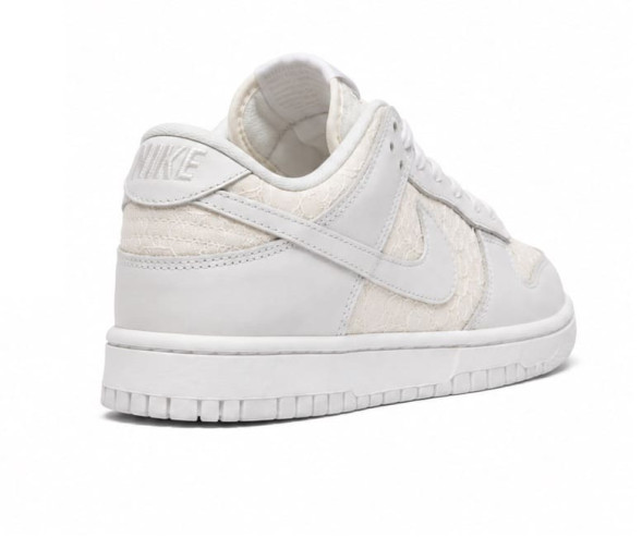 Женские кроссовки Nike Dunk Low WMNS Lace Pack White